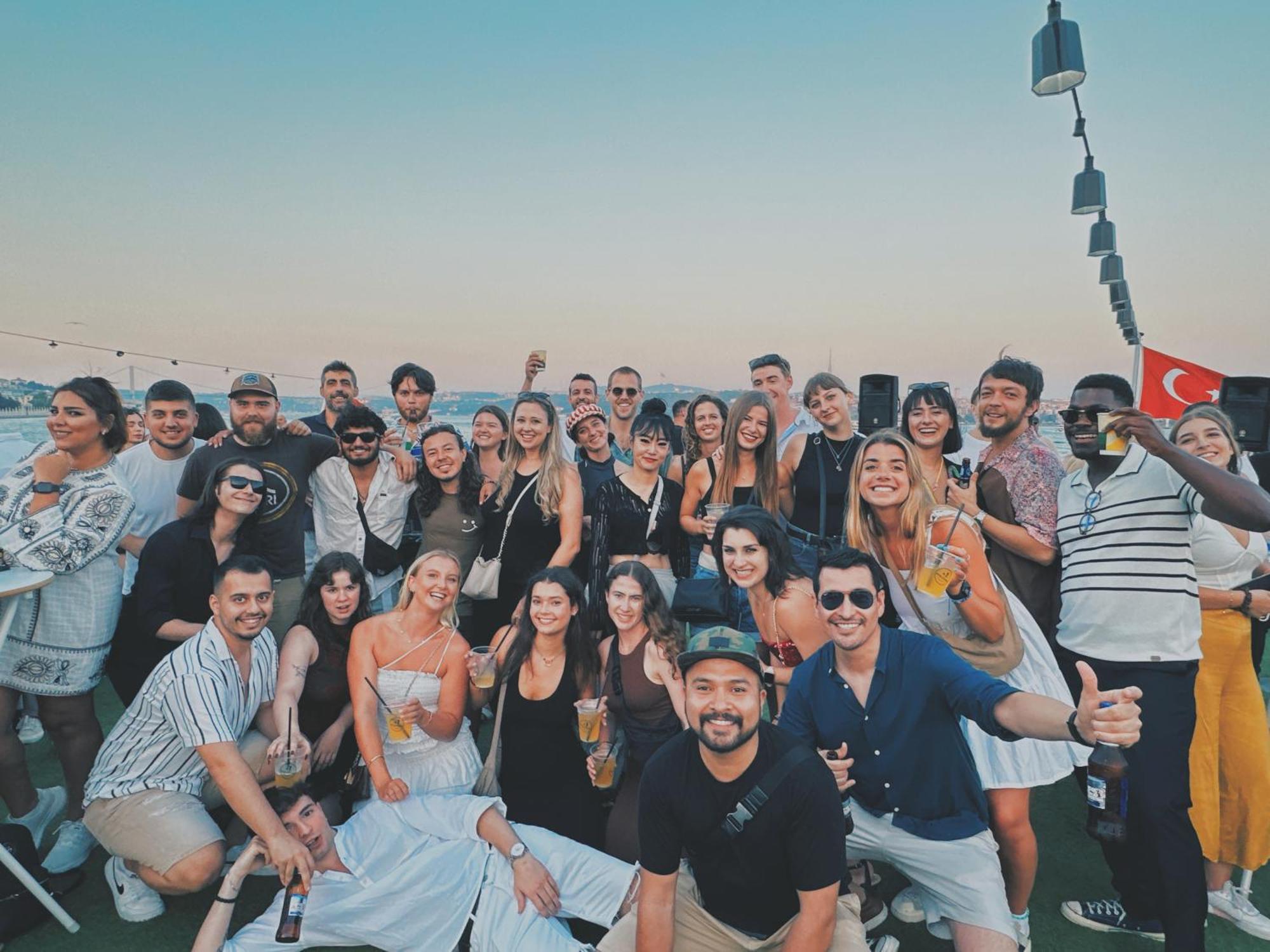 Cheers Midtown Hostel Стамбул Екстер'єр фото