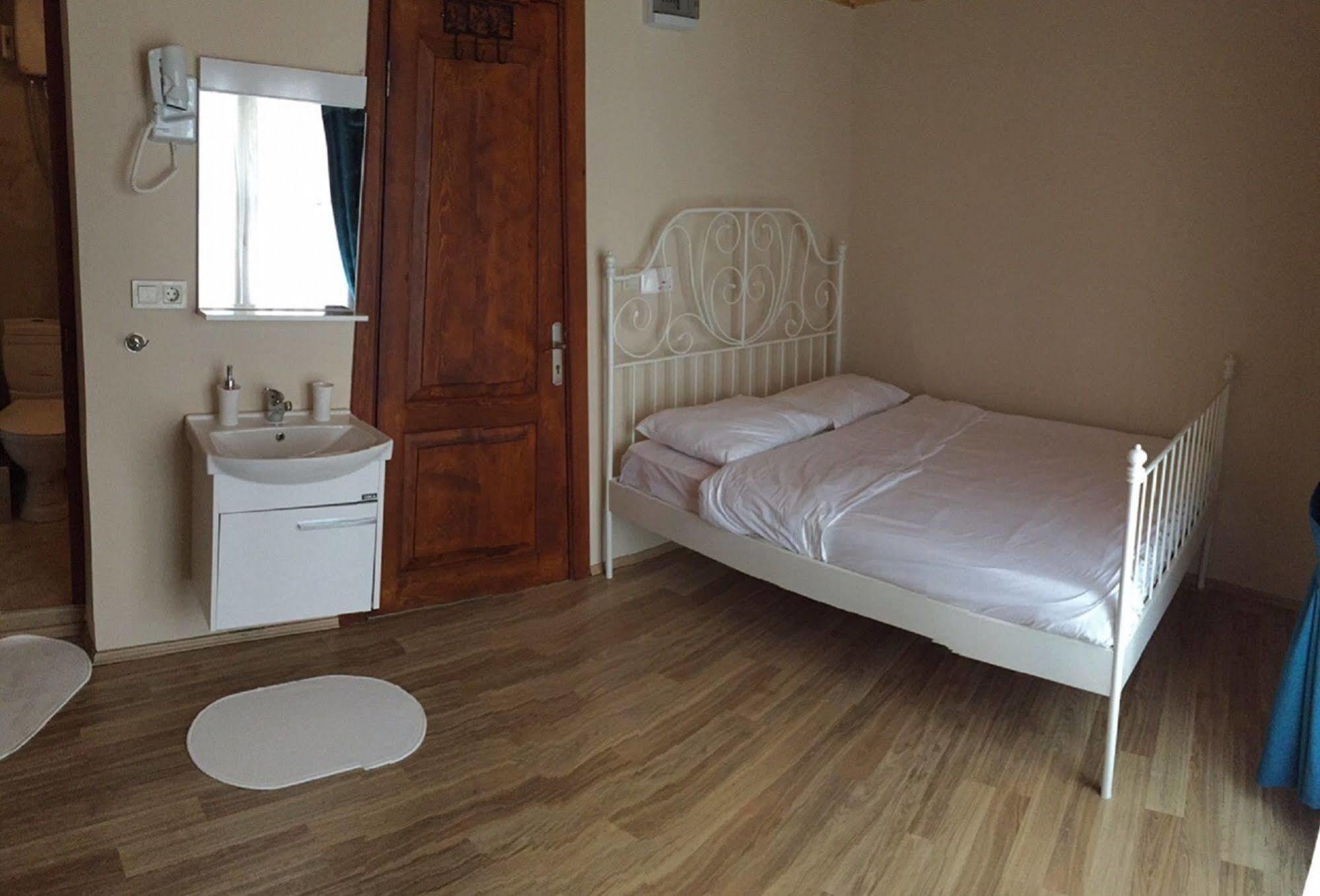 Cheers Midtown Hostel Стамбул Екстер'єр фото