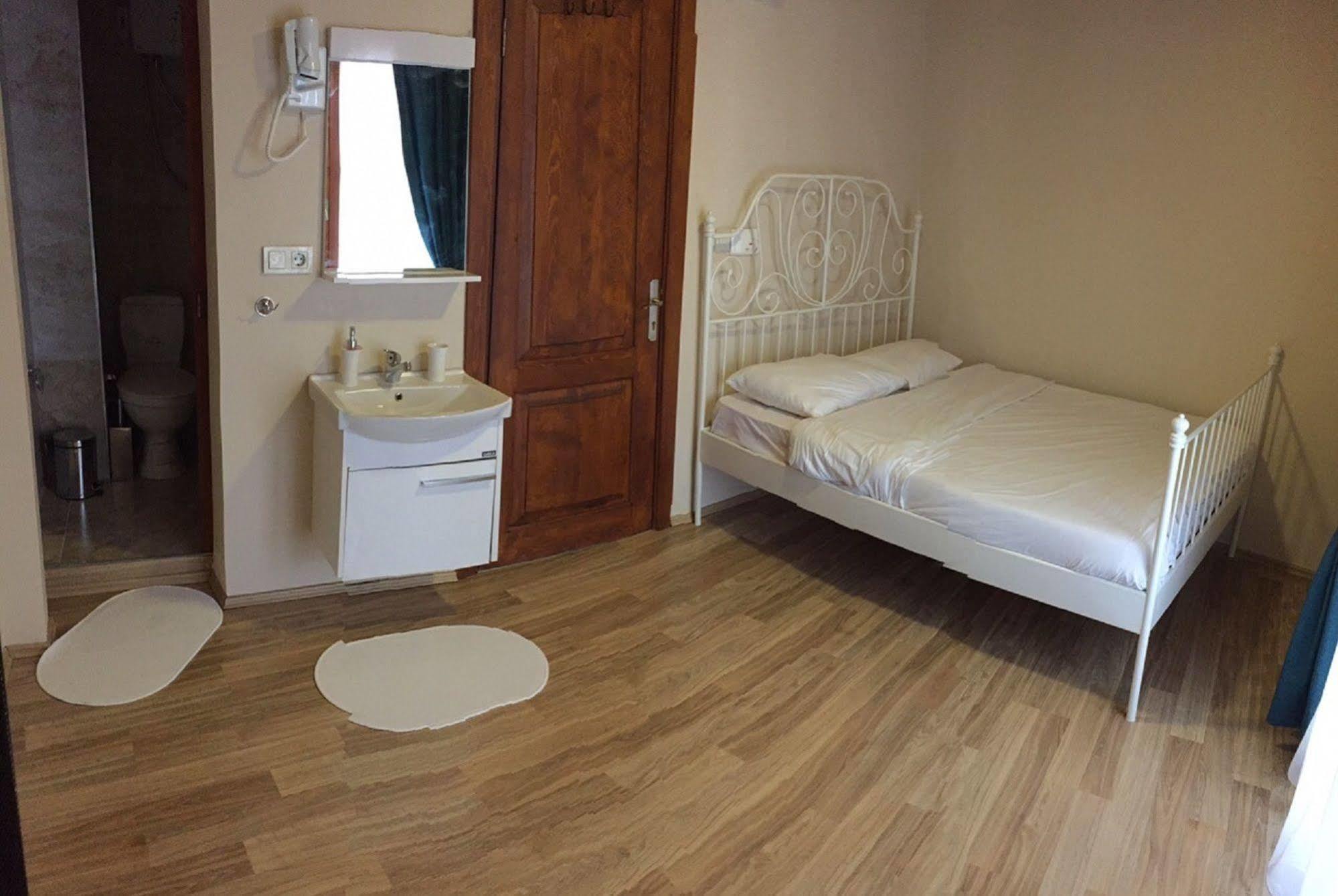 Cheers Midtown Hostel Стамбул Екстер'єр фото